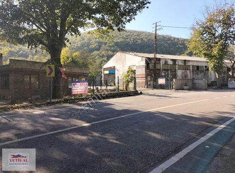 İçinde Tripleks Ev Ve Fabrika Binası Olan 14.907 M2 Satılık Arsa