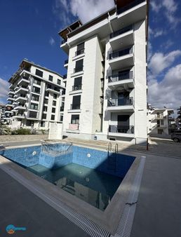 Deniz Yolunda Havuzlu 2+1 Dublex Daire