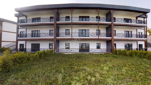 Ali Erişgin'den Satılık 2+1 Havuzlu Sitede Villa Tipi Daireler