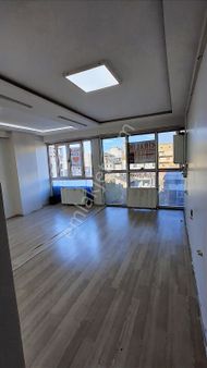 Merkezi Konumda Asansörlü Ofis