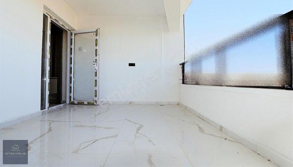 Yenikent Mendereste Ana Cadde Üzerinde Oturuma Hazır Daire