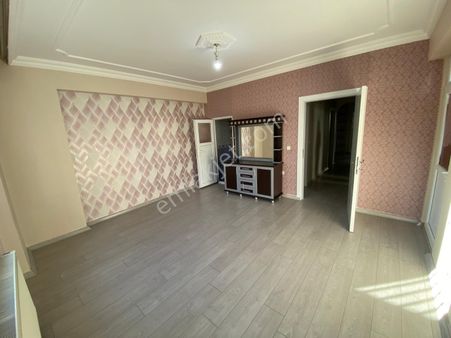 Kent Meydanına Yürüme Mesafesinde Satılık 3+1 Fırsat Daire