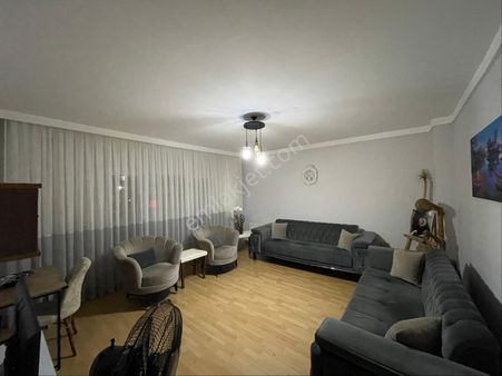 Cadde Üzerinde 3+1 Genişliğinde 2+1 Kapalı Mutfak Full Yapılı