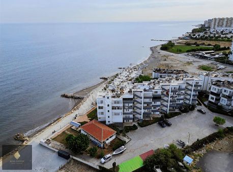 King'den Çeşmeli'de Eşyalı Denize Sıfır Manzaralı Fırsat 2+1