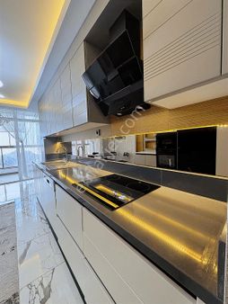 Serra Bulvar Sitesinde Satılık Lüks 4+1 3.kat