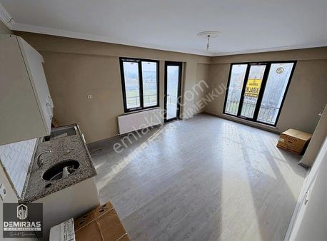 Demirbaş Gayrimenkulden Konuralp Bölgesinde Kiralık 2+1 Daire
