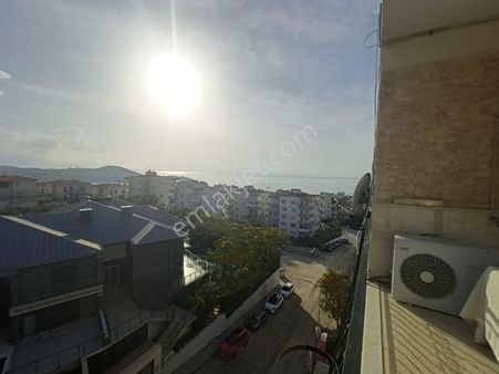 Kuşadası Marinada Dubleks 3+1 Eşyalı Manzaralı Kiralık Daire