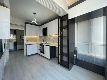 Pınarbaşı Mh.'de 3+1 Asansörlü 3.ara Katta Full Yapılı Satılık Daire