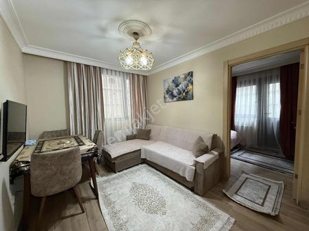 Cadde Arkası Full Eşyalı 1+1 Daire+hemen Taşın