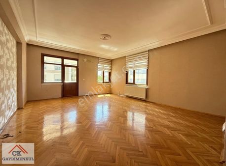 Ck'dan Suadiye Kaptan Arifde 100 M2 Satılık 3+1