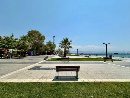 ꧁akçay Ay Emlaktan꧂yenimahallede Denize Sadece 50 M Ön Cephe Arakat İçi Komple Yenilenmiş 3+1 Daire