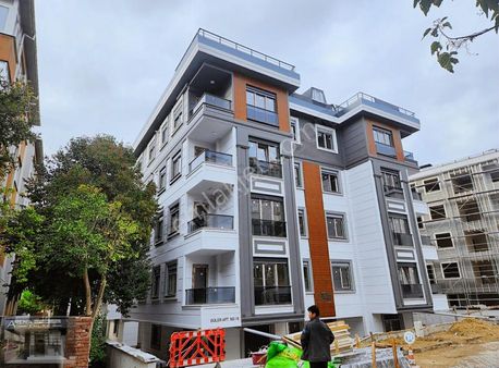 Bahçelievler Çalışlar Cad. Civarı Sıfır Binada 5+2 240 M2 Dublex