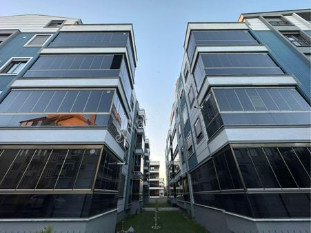 ⭐akçay Ay Emlak'tan⭐altınkum'da Ön Cephe Şık Tasarımlı Lüks Sitede Ara Kat Satılık 2+1 Daire