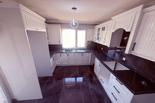 N.ertaş Cadde Üzerinde Ferah 4+1 Dubleks Daire..!