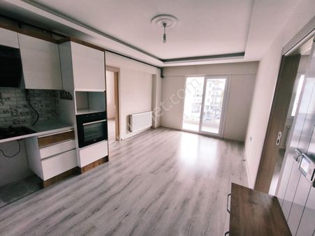 Seyrek Merkezi Lokasyonda Kiralık Geniş 2+1 Kombili Daire