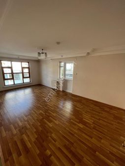 Atapark'da Unlu Mamuller Arkası 1315 Sokakta 3+1 Bağımsız Salon Daire