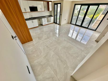 ꧁akçay Ay Emlaktan꧂burhaniye İskele'de Denize Sadece 100 M Manzaralı Çift Teraslı 3+1 Dublex Daire