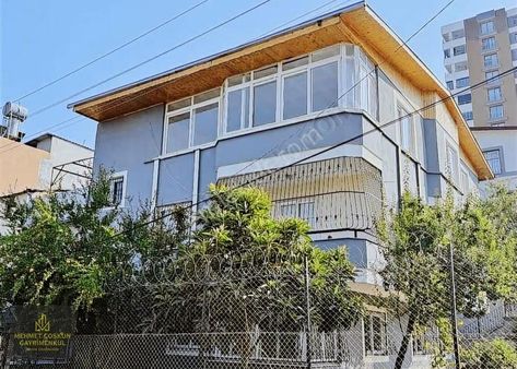 100.yılda Tek Tapu Bahçeli Satılık 3 Katlı Müstakil Ev