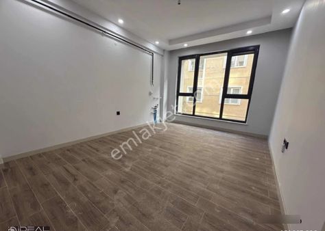 Sütlüce Mh İçem Kapısı Yanı Ayrı Mutfaklı Geniş Kiralık 1+1daire