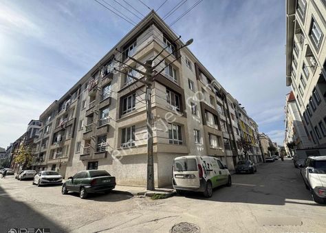 Zafer Mah. Derman Cad. Yakını Arakat Kiralık 2+1 Köşe Daire