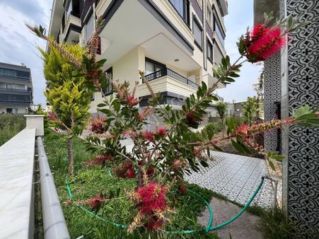 ꧁ay Emlaktan꧂akçay'da Kapalı Otoparklı Kombili Denize Yakın Asansörlü Satılık 2+1 Yeni Lüks Daire