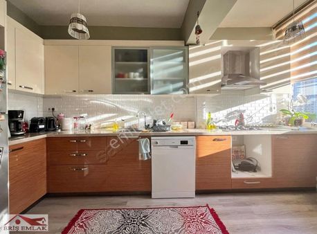 Kozyatağında Kozzy Avm Ve Minibüs Arası Geniş M2 Güney Cephe 3+1