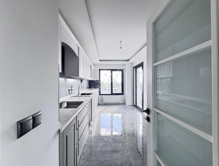 Erkilet Yol Üzeri Giyinme Odalı Lüks 3+1 Satılık Daire