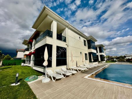 ꧁ay Emlaktan꧂güre'de Denize 250 M Yaşam Tarzınızı Değiştirecek Yüzme Havuzlu Satılık 2+1 Lüks Daire