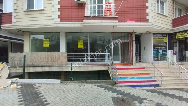 Sancaktepe Lise Caddesinde 70 M2 Dükkan Merkezi Konumda