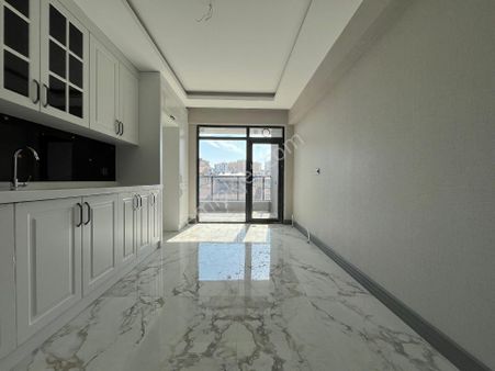 Şehit Kubilay Mah. Estergon Cad. Katta Sıfır 3+1 Daireler