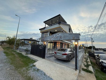Didim Yeşilkentte Denize 1,5 Km Mesafede 310m2 Arsa İçinde 5+1 Ful Eşyalı Havuzlu Trıplex Vilamız