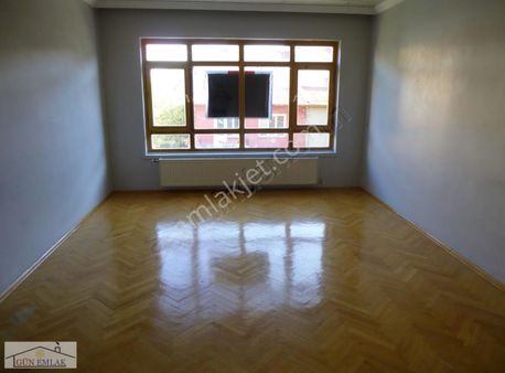 Gün Emlak'tan Yenimahalle Metro Yakını 3+1 Bakımlı Ara Kat Daire