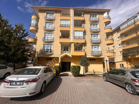 Osmanlı Mahallesi 'nde Cadde Üstü Satılık Geniş, Ferah 3+1 Daire