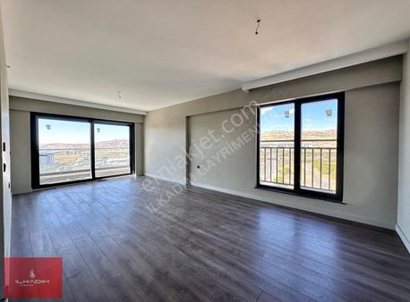 İlkadımdan Ovacık Merkezde Marka Projede Bulvar Cephe 3+1