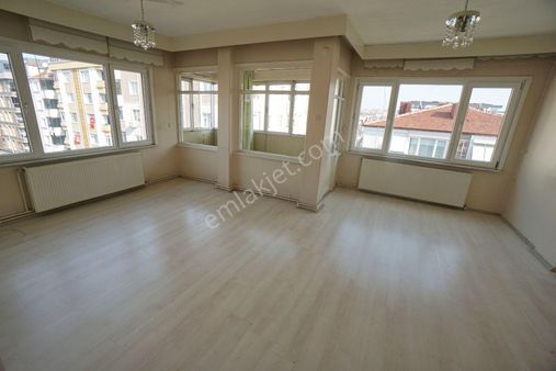 * Meral R5142 Cennet Mah Hürriyet Cad Çift Balkonlu Geniş 2+1 Ev