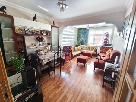 Eyüp Nişancı 2+1 / 85m2 / 4.kat / Metrobüse 2-3 Dk / Kombili / Bakımlı / Yatırımlık