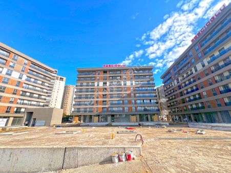 2454- Elfi Den Korupark Yanı Korulıne-16 Da Satılık Köşe 3+1