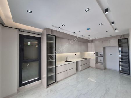 Çalışkandan Yeni Şafak Mah 3+1 190 M2