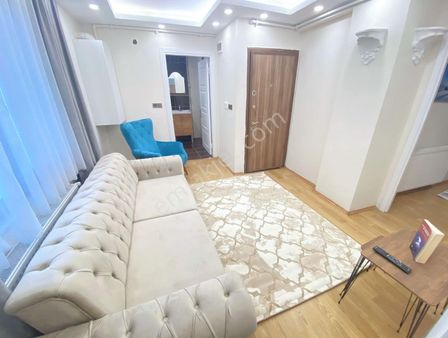 Tuncay'dan Kağıthane'de Cadde Üzerinde Metroya Yakın 1+1 Eşyalı