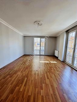 Agm'den Muhittin Mah Sitede 3+1 Ara Kat İskanlı Satılık Daire