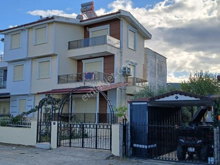 Davutlar Da, Çok Bakımlı, Özel Otoparklı, Geniş Bahçeli, 4+1 Odalı Tripleks Villa