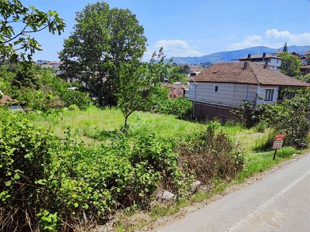 Tarcanlardan Yeniköyde İmarlı Yola Cephe Geniş Arsa