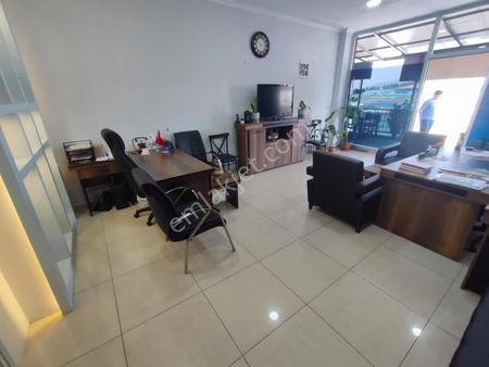 Tarcanlardan Boğazova Caddesi Üzeri Prestijli Dükkan