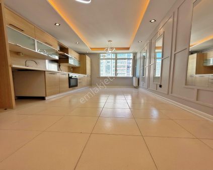 Cumhuriyet Mah Metrobüse Komşu Geniş M2 Dekorlu Krediye Uygun Satılık Daire !!!