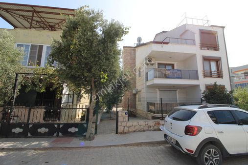 Aydın Didim Cumhuriyet Mahallesi 3+1 Ayrı Mutfak Kiralık Villa 3 Tarafı Bahçeli Otomatik Panjur