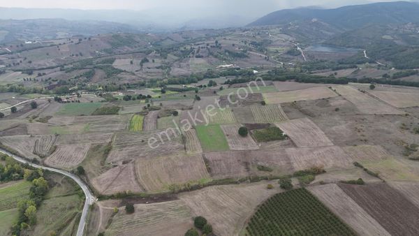 Tarcanlar'dan Karamürsel Kızderbent'te 2124m2 Satılık Tarla