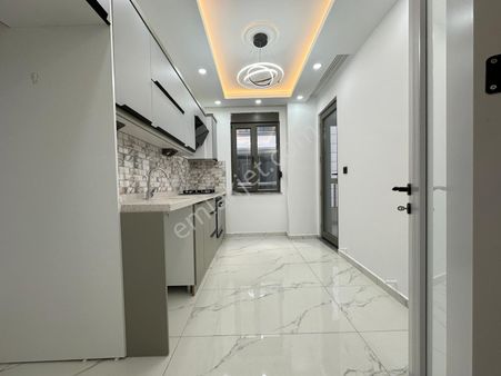 ⭐akçay Ay Emlak'tan⭐altınkum'da Ebeveyn Banyolu Lüks Sitede Önü Açık Arakat Satılık 2+1 Daire