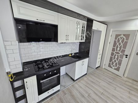 Cantan Emlaktan Akçay Altınkum'da 3 Yaşında Asansörlü Lüks Daire