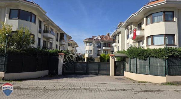 Muhteşem Lokasyon Lal Konaklarında Geniş 4+1 Daire