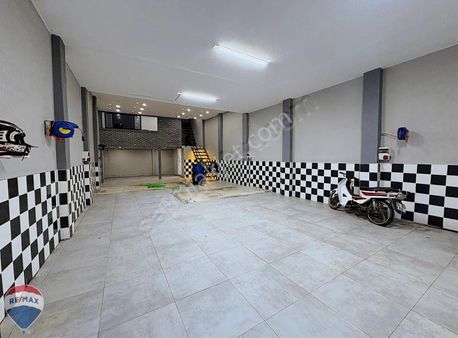 Remax Mavi'den Modern Sanayi'de Kiralık 225m2 Dükkan